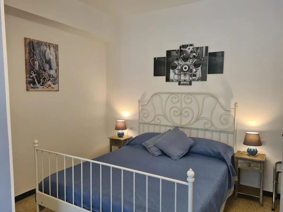 Pippo A Vernazza Rooms 0*,  Italien
