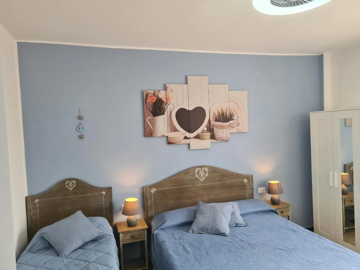 Pippo A Vernazza Rooms 0*,
